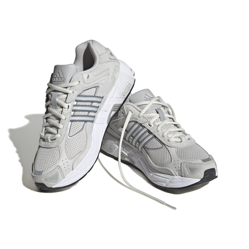 Adidas original hotsell falcon footlocker