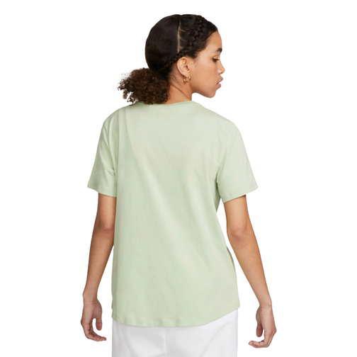 Nike Sportswear Club Essentials Women's T-Shirt.